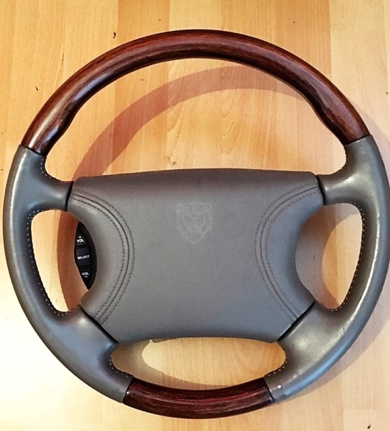 HJA9181HCAGE Antelope / Walnut steering wheel
